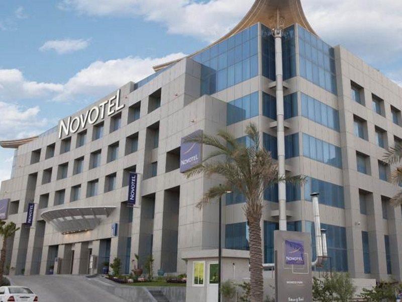 Novotel Dammam Business Park Esterno foto